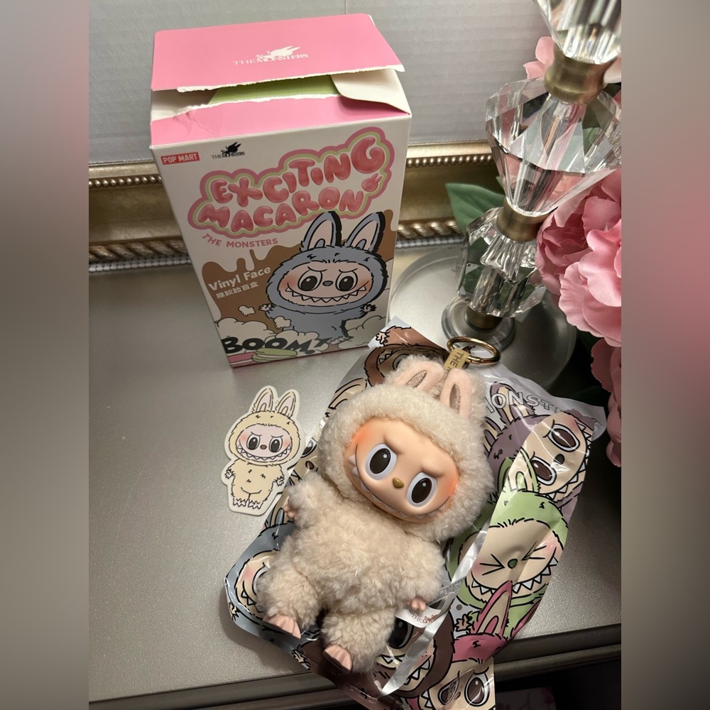 Labubu - Exciting Macarons The Monsters SOYMILK